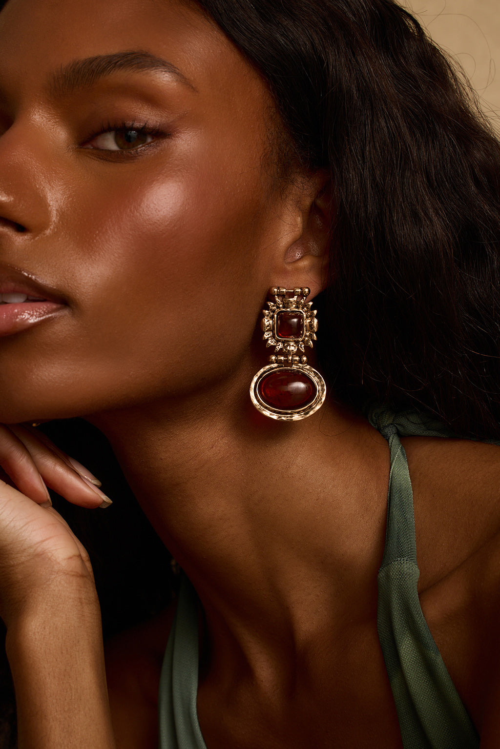 brown dress matching earrings Silver Earrings with Dark Brown Dress Outfits (3 ideas & outfits)