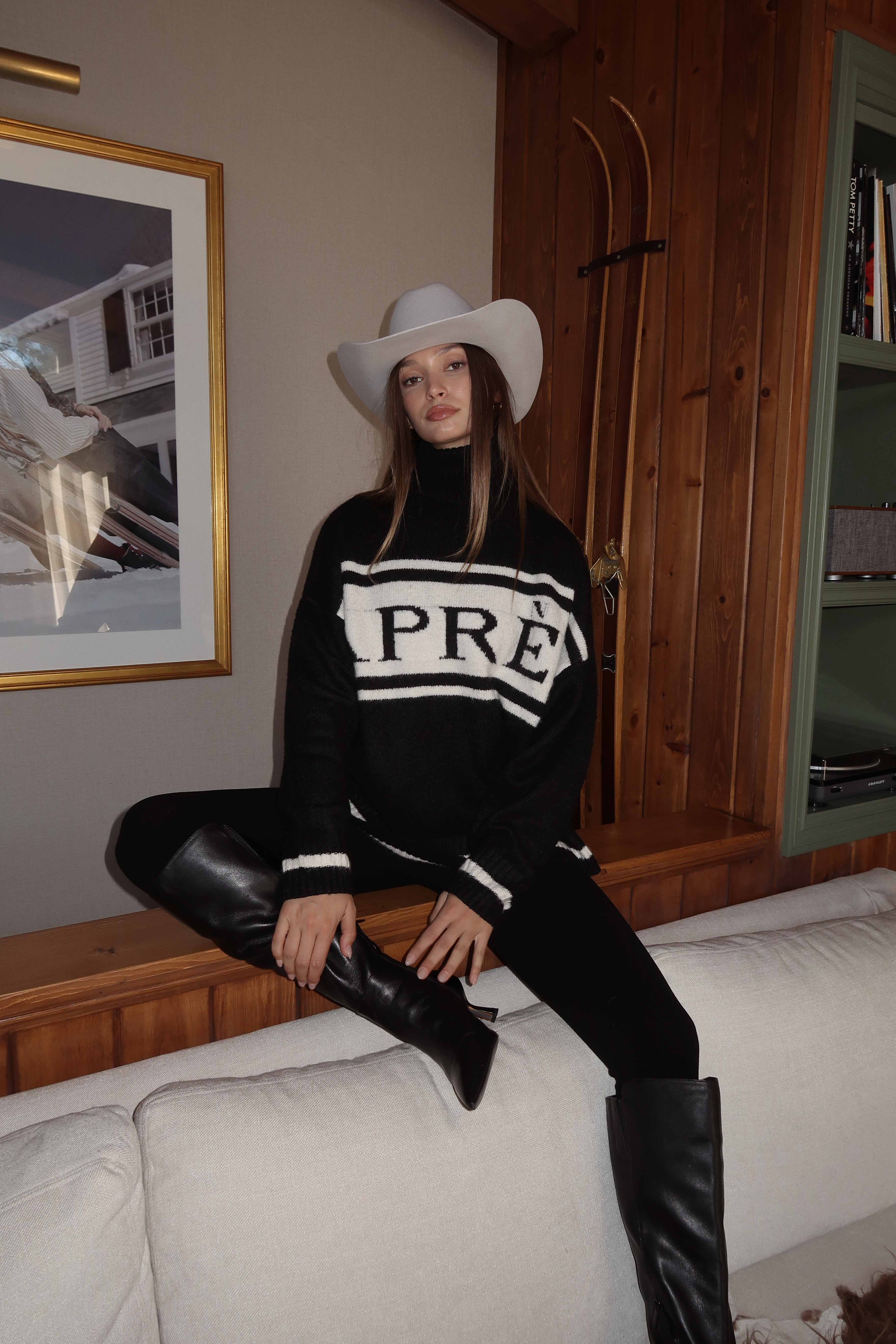 Apres Black and White Turtleneck Sweater