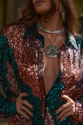 Silver necklace with refined detailing and an elegant finish.