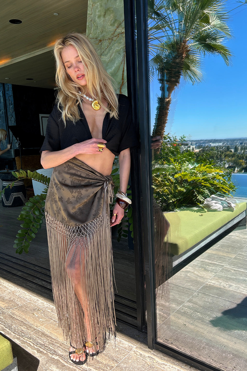 Briosa Black Crop Top