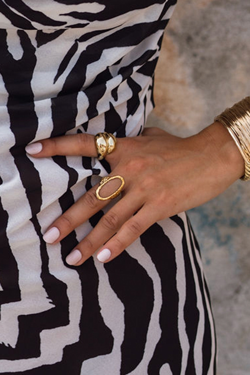 Evelina Gold Textured Open Oval Ring