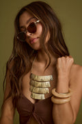 Gold necklace with refined detailing and an elegant finish.