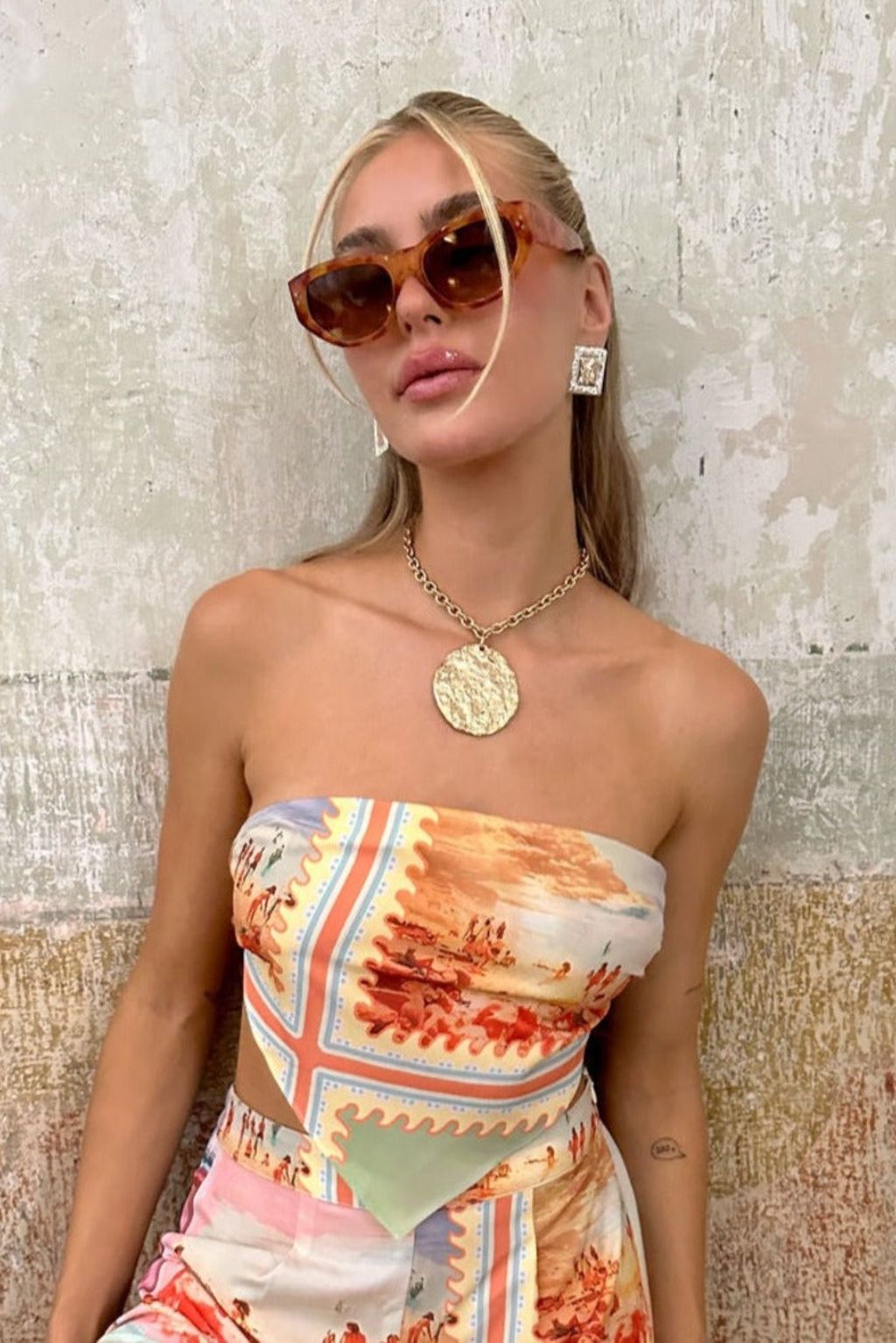 Rivers Gold Textured Pendant Necklace