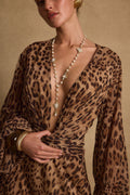 Gold pearl necklace with refined detailing and an elegant finish.