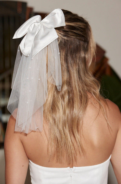 Couture White Bow Veil
